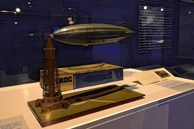 Bild 16: High Tech mit Blümchentapete: Ein Rundgang durch das Zeppelin Museum mit Direktorin Claudia Emmert