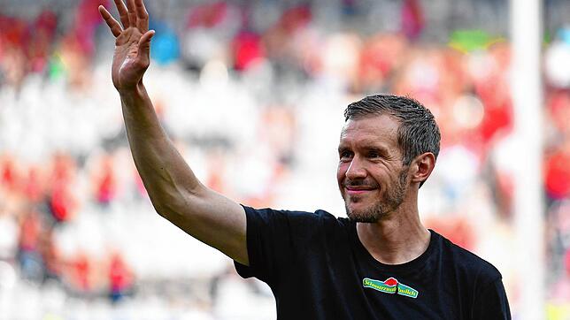 Bild : „Lust auf mehr“: Schuster setzt in Freiburg auf eingespielten Kader