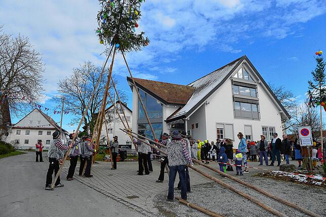 Bild 32: Die schönsten Bilder vom Narrenbaumsetzen im Deggenhausertal (Teil 2)