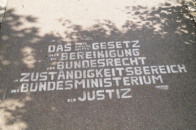 In Dettingen auf dem Radweg Richtung Dingelsdorf.
