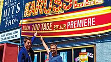 Die Intendanten Jochen Frank Schmidt (links) und Alexander Dieterle zählen die Tage bis zur Premiere. Bild: Gloria-Theater