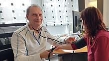 Michael Necke, Allgemeinmediziner aus Radolfzell, hat seinen Kassensitz abgegeben und lässt sich ab April 2025 in der Schweiz anstellen.