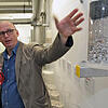 Martin Hauger, Sachgebietsleiter Netz Betrieb bei den Stadtwerken, erklärt die Filtertechnik im Wasserhochbehälter Hammerhalde. Er ist ...