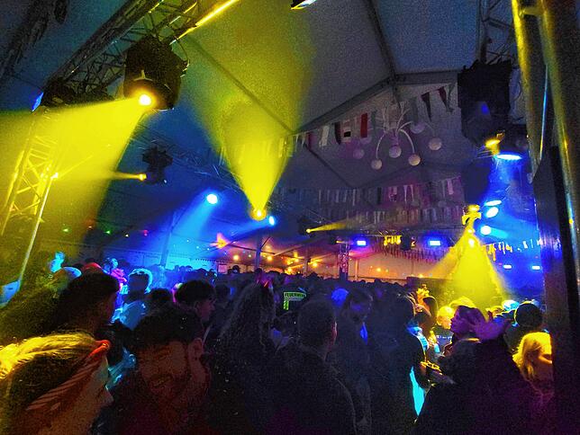 Bild 23: Sunnelöscherzunft feiert ihren 60. Geburtstag: Bilder vom großen Nachtumzug und der Geburtstagsparty