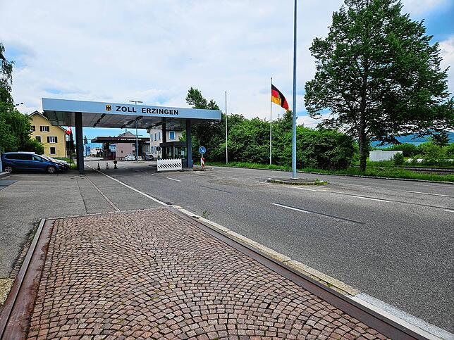 Alles ruhig am deutsch-schweizerischen Grenzübergang in Klettgau Erzingen gegen 15.45 Uhr am 8. Mai 2025.