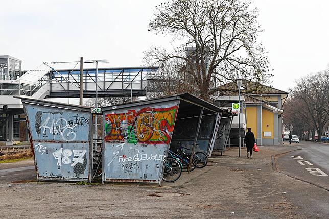 Bislang können Räder am Gottmadinger Bahnhof nur in rostigen Unterständen abgestellt werden.