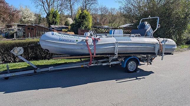 Der Eigentümer aus Ludwigsburg meldete im Jahr 2023, dass sein Boot samt Trailer entwendet worden sei. Anfang April 2025 sei es dann in ...