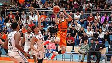 Mateus Rodrigues (am Ball) und die Black Forest Panthers Schwenningen wollen am Samstag mit einem Sieg in Bensheim ihre Playoff-Platz ...