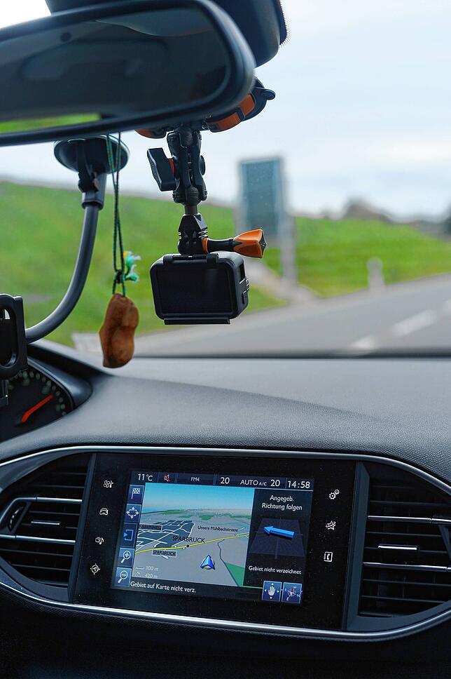 Straße oder keine Straße? Nicht alle Navigationsgeräte kennen den Straßenabschnitt bisher.