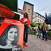 Rote Jacke, schwarze Hose. Ist das die geheime Wahlprognose von Derya Türk-Nachbaur. Ein Outfit, das viele Botschaften in sich trägt. ...