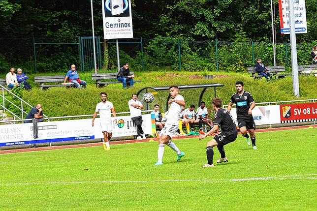 Bild 9: SV 08 Laufenburg gewinnt nach turbulentem Start mit 5:0 gegen den VfR Hausen &ndash; und wir haben Bilder!