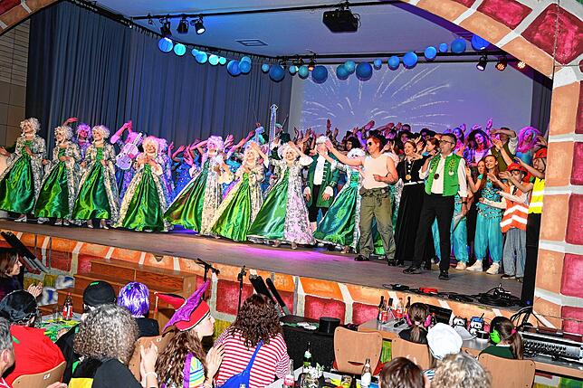 Bild 3: Das sind die besten Bilder vom Bunten Abend des Narrenvereins Räbenheim