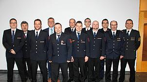 Bei der Feuerwehr von Wald gab es Ehrungen, Beförderungen und Verabschiedungen. Das Bild zeigt (v.l.) Sven Maute, Jürgen Maier, Andreas ...