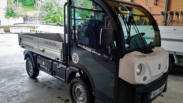 Das bestellte Elektromobil Goupil G4 soll, anders als dieses Testfahrzeug, ganz in Orange leuchten und einen Leichtmüllverdichter als ...