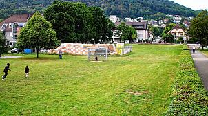 Derzeit erfüllt die neue Mitte in Wyhlen noch Funktionen als Spiel- und Lagerplatz, doch soll sich bald ändern. Das Gelände soll bebaut ...
