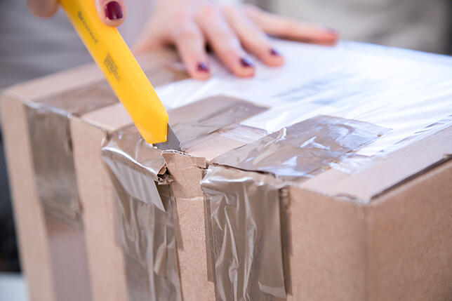In manchem Paket wartet nach einer gefälschten Bewertung eine böse Überraschung.
