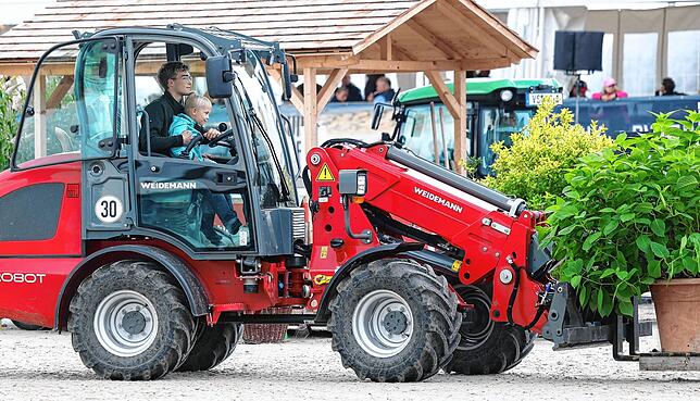 Bild 7: Pferde, Familien Attraktionen: Das Fest Donaueschinger der Pferde auf den Immenhöfen 2025 in Bildern