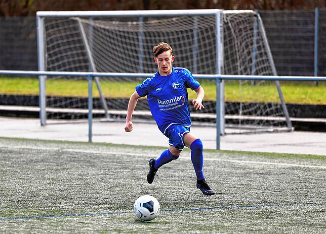 Bild 4: Die besten Bilder der Partie zwischen den B-Jugendteams des FC Radolfzell und der DJK Villingen