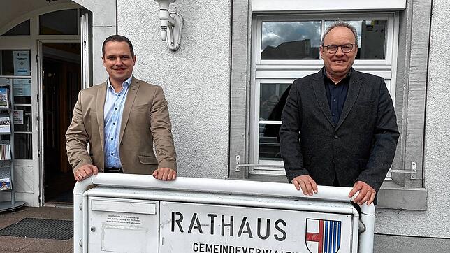 Jürgen Wiener (links) und Peter Schanz wollen ins Hohentengener Rathaus einziehen. Wer tatsächlich neuer Bürgermeister wird, entscheiden ...