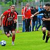 Im Duell zwischen Christian Feger (TuS Bonndorf, links) und Marco Effinger (SG Marbach/Rietheim) hat der Bonndorfer hier die Nase vorn. ...