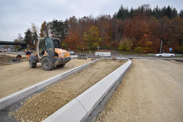 Bild 8: Fotos von der Straßenbaustelle zwischen B313 und Wahlwies aus: Alles nimmt langsam wieder Form an