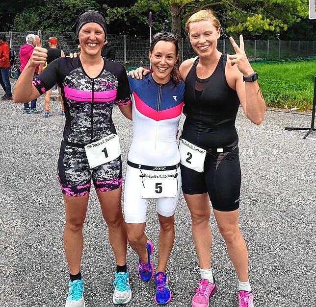 Mirjam Moll (Mitte) ist Redakteurin beim SÜDKURIER und Triathletin. Über den Umgang des Ironman-Veranstalters mit seinen Teilnehmern ...