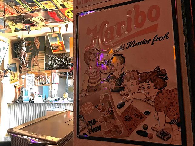 Blick auf die Theke der Bar &bdquo;Baracuda&ldquo; im Wali-Kino.
