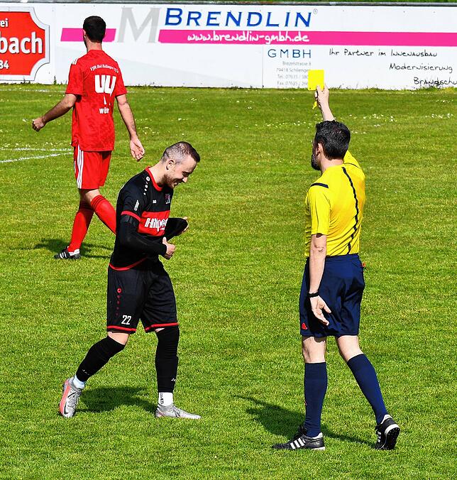 Bild 2: VfR Bad Bellingen fegt den FC Rot-Weiß Weilheim mit 9:0 vom Platz &ndash; und wir haben Bilder!