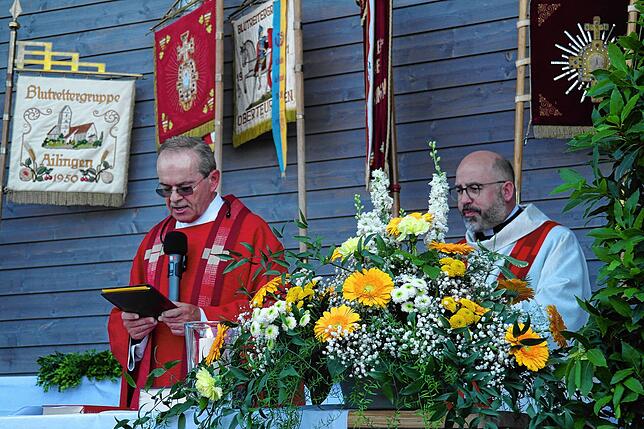 Bild 25: Bilder von der Reiterprozession zum Jubiläumsfest der Blutreitergruppe Oberteuringen