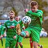 Premiere: Lukas Milhailowitsch (vorn) und der neue Trainer Roger Streule starten mit dem SV Rheintal zuversichtlich gegen den FC Tiengen ...