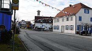 In mehreren Teilorten von Deggenhausertal sollen Bushaltestellen barrierefrei gestaltet werden. Hier in Untersiggingen sollen die ...