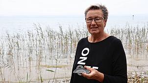 Petra Müller aus Immenstaad: Sie hat am Seeufer ein seltsames Plastikteil entdeckt.