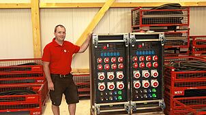 Elektrotechnikmeister Florian Ettwein, Chef von MSV Suedwest, in der neuen Halle der Firma im Immendinger Gewerbegebiet Donau-Hegau. Das ...