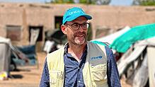 Marc Uricher im Flüchtlingscamp Abdullah Naji Port Sudan. Dort herrscht große Hitze, das Wasser ist knapp.
