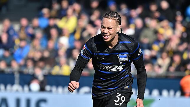 Derry Scherhant wechselt von Hertha BSC zum SC Freiburg.