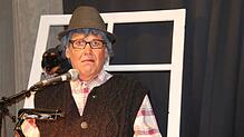 Wie kann man nur so herrlich doof aus dem Fenster blicken? Herbert Gomeringer beim Dorferschoppen 2020