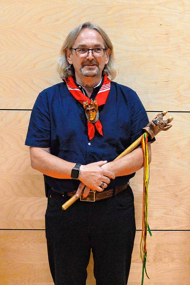 Der neue Narrenmeister Bruno König wurde 1970 in Pfullendorf geboren, ist verheiratet und gehört der Zunft seit 2018 an. der geprüfte ...