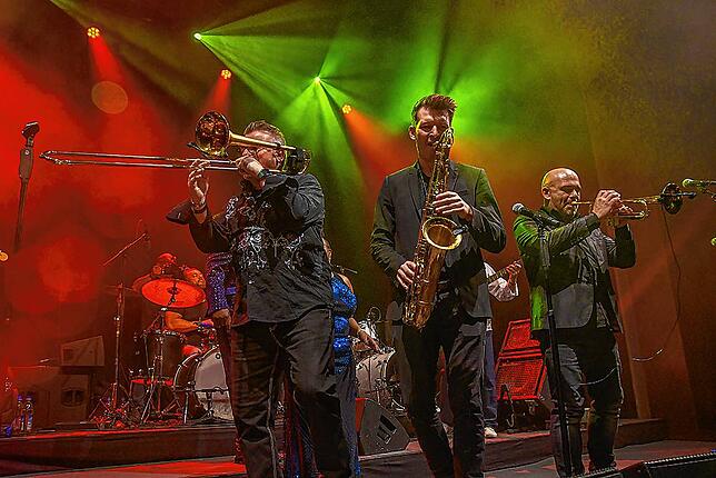 Die Münchener Band Soul Kitchen ist auch am Bodensee längst ein Begriff für ihren außergewöhnlichen Sound und mitreißende eigene ...