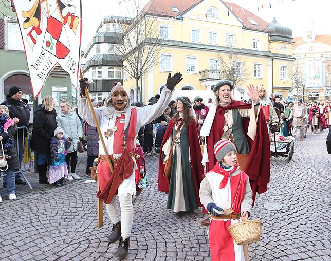 Bild 9: Schmutziger Donnerstag Donaueschingen: Kinderumzug zieht alle Blicke an – Die besten Bilder!