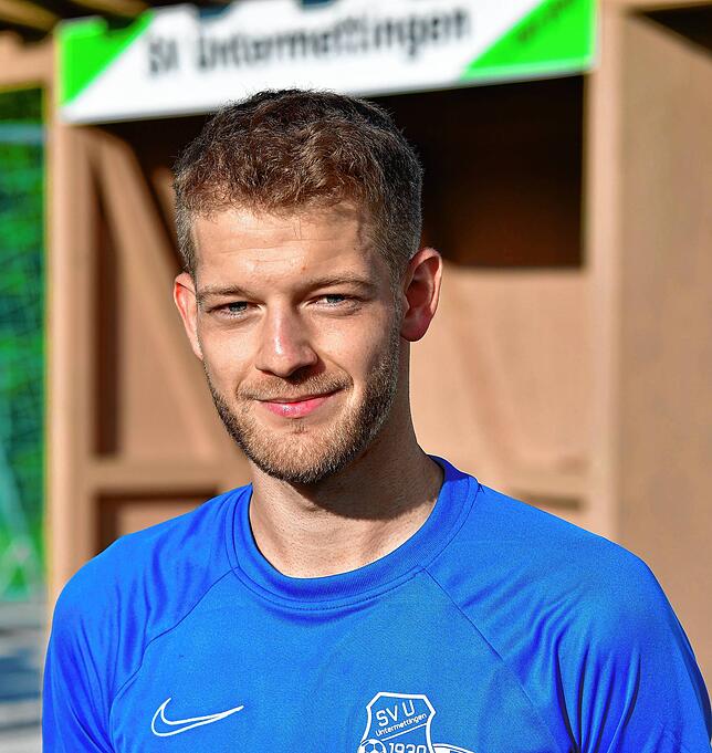 Samuel Gantert (25) stammt aus Obermettingen und wohnt mittlerweile mit seiner Freundin in Untermettingen. Hier beim SV Untermettingen ...