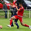 Kein Durchkommen: Michael Selb (hinten, gegen Ismail Demirci) und dem FC Schlüchttal fehlte die zündende Idee, um beim 0:2 gegen den FC ...