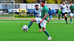 Nervenstark: Sechs Minuten vor Schluss verwandelte Jonas Krumm einen Foulelfmeter für den FC Zell zum 2:1-Sieg bei den SF Schliengen.