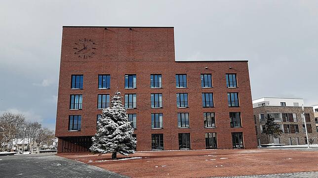 Kurz vor Weihnachten beschloss der Salemer Gemeinderat den Haushalt für das Jahr 2025. Hier ist das Rathaus in der Neuen Mitte zu sehen.