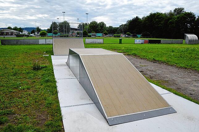 Die provisorische Skateranlage beim Sportplatz in Bodman