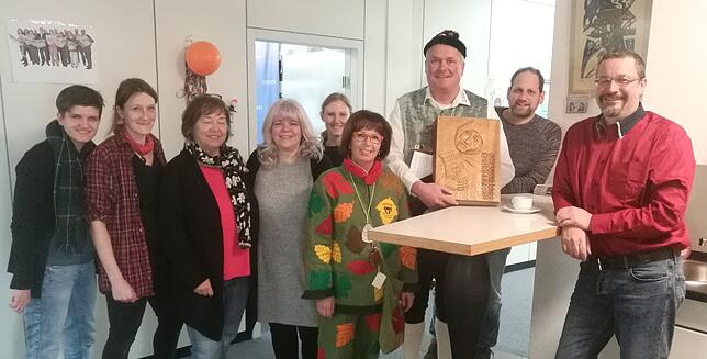 Von links: Verena Wehrle, Monika Olheide, Brigitte Chymo, Yvonne Schulze, Jennifer Moog, Dorothea Gutmann-Friedrich, Zunftmeister Rolf ...