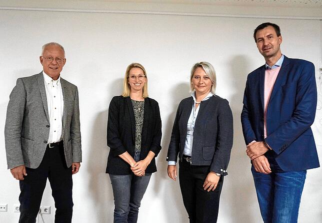 Wahlen beim Förderverein Hospiz (v. l.): Dietmar Wieland (Vorsitzender), Ann-Katrin Schreiner (Beisitzerin) und Oxana Ernst-Derr ...