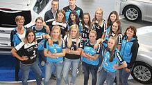 Das neue Team des Volleyball-Drittligisten TV Villingen vor der Saison 2017/18. Am Samstag startet der amtierende Meister mit einem ...