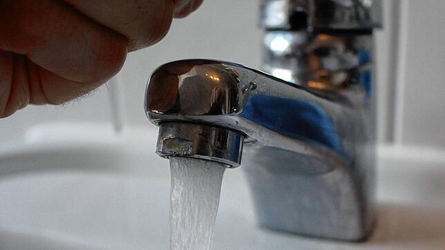 (Symbolbild) Das Wasser in der Gemeinde Allensbach muss derzeit zum Trinken gechlort werden, damit es trinkbar ist und auch ohne Kochen ...