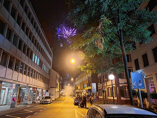 Bild 2: Basel lässt es krachen! Die schönsten Bilder des Feuerwerks am Rhein