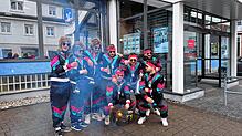 Diese Gruppe feierte zur Fasnacht die schrille Mode der achtziger Jahre.